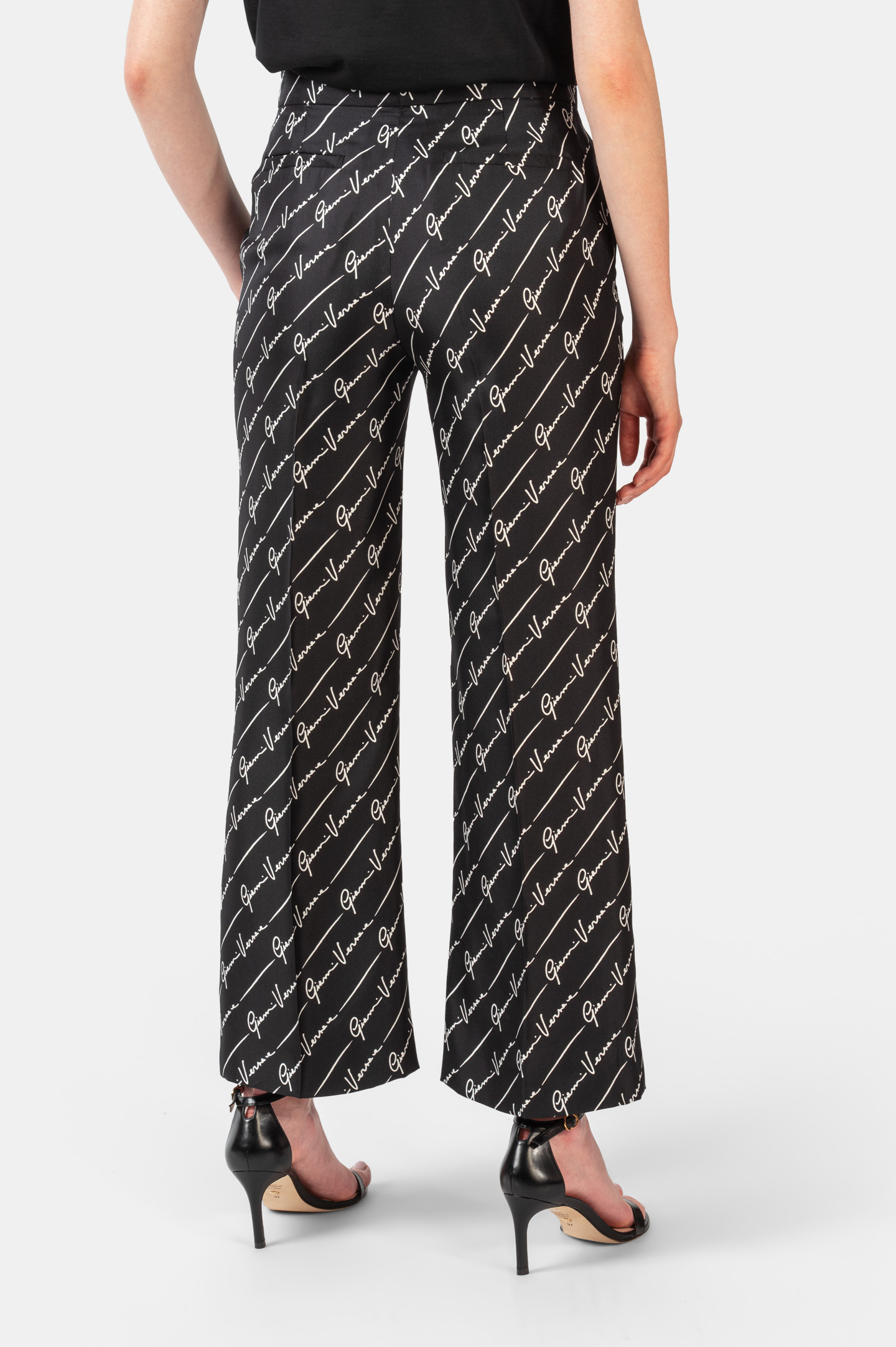 Брюки VERSACE A85123 A233023, цвет: Черно-белый, Женский