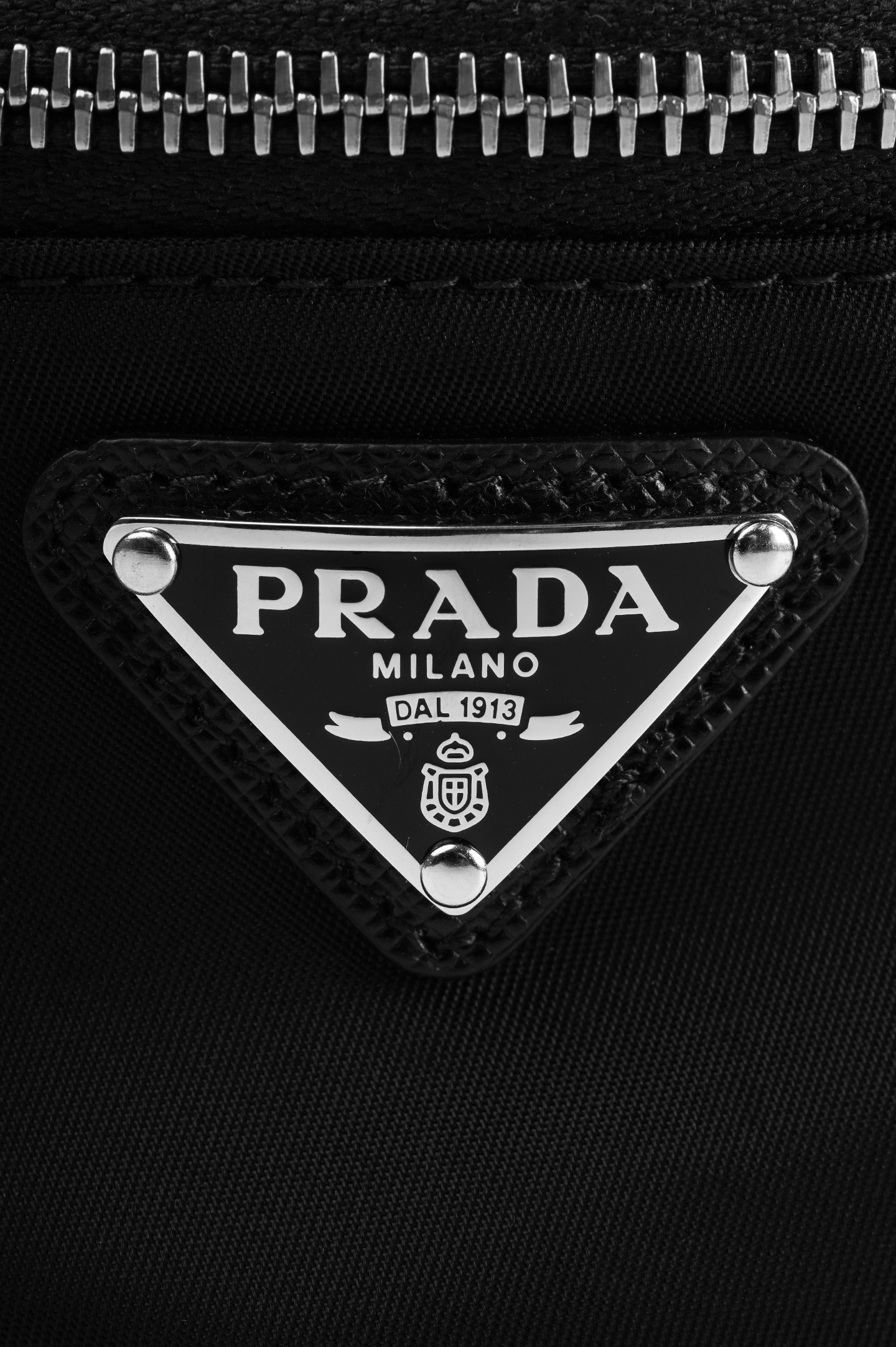 Поясная сумка PRADA 1TT095, цвет: Черный, Женский